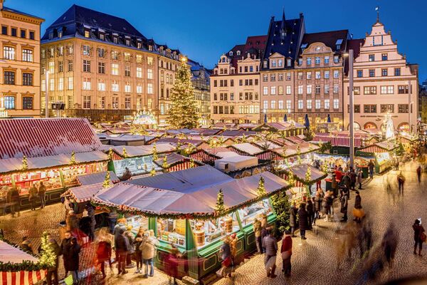 Leipzig: market place with Christmas market. Photograph: Philipp Kirschner. ©Leipzig Tourismus und Marketing GmbH/Philipp Kirschner 